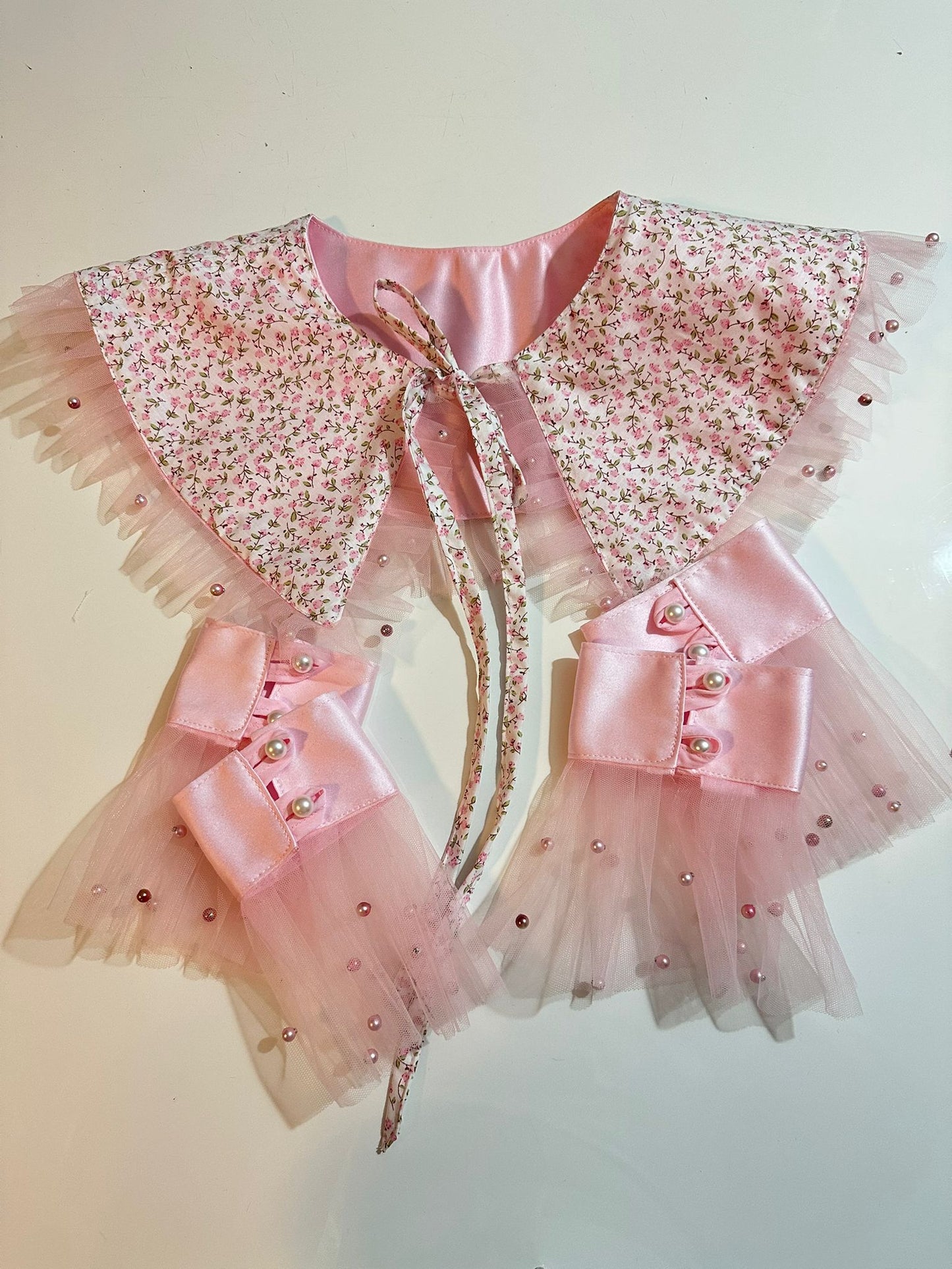 Reversible Collars & Cuffs + Set