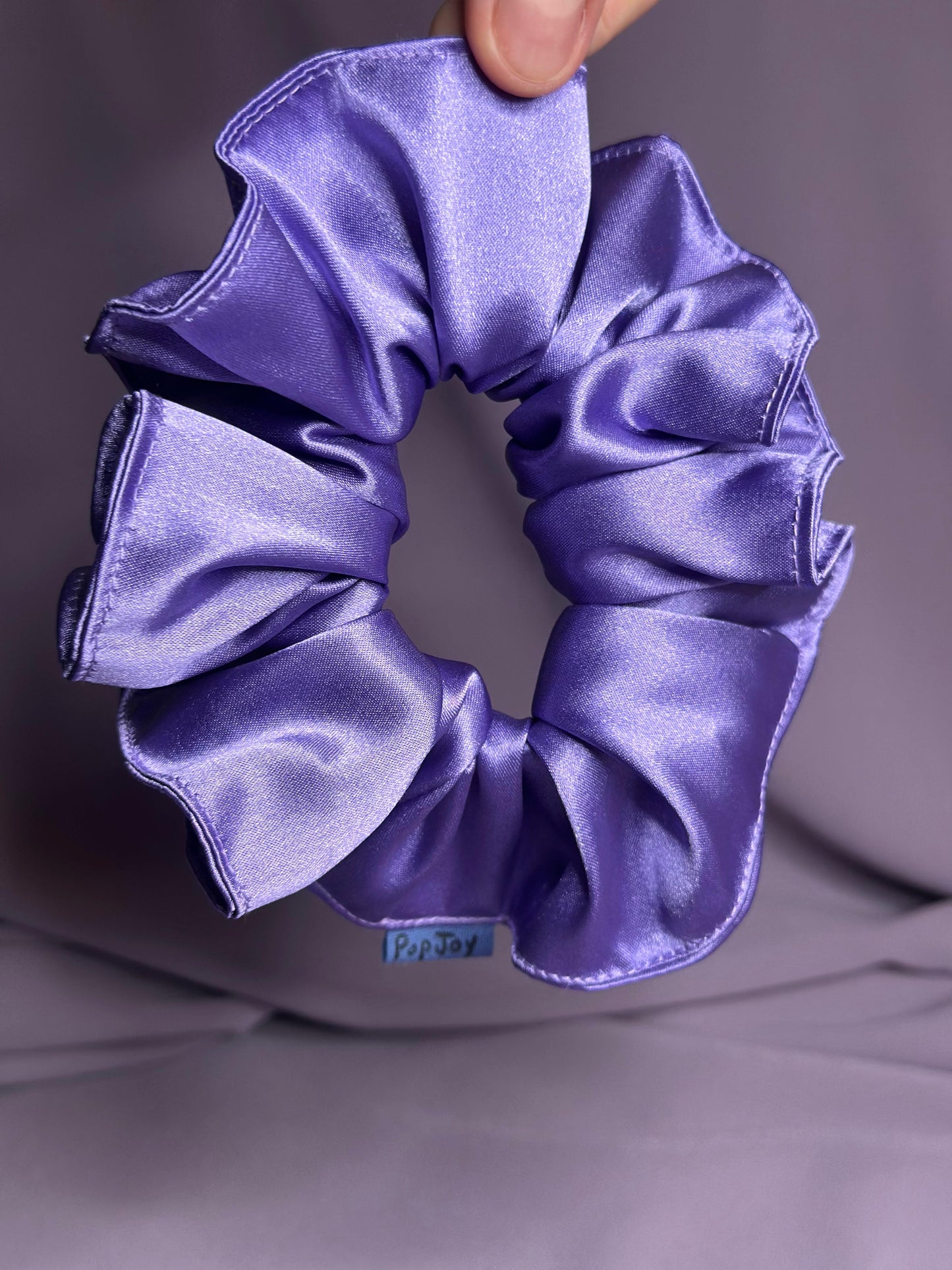 Lady - Satin Scrunchy
