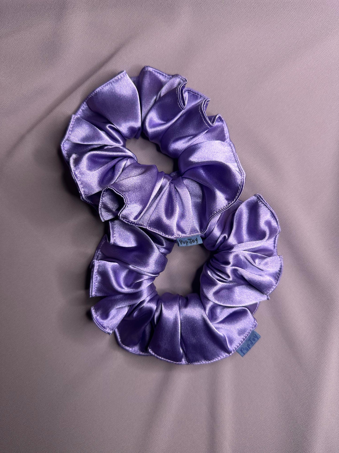 Lady - Satin Scrunchy