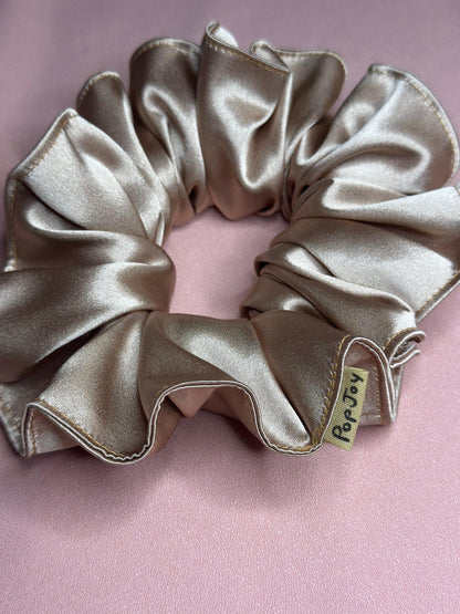 Lady - Satin Scrunchy