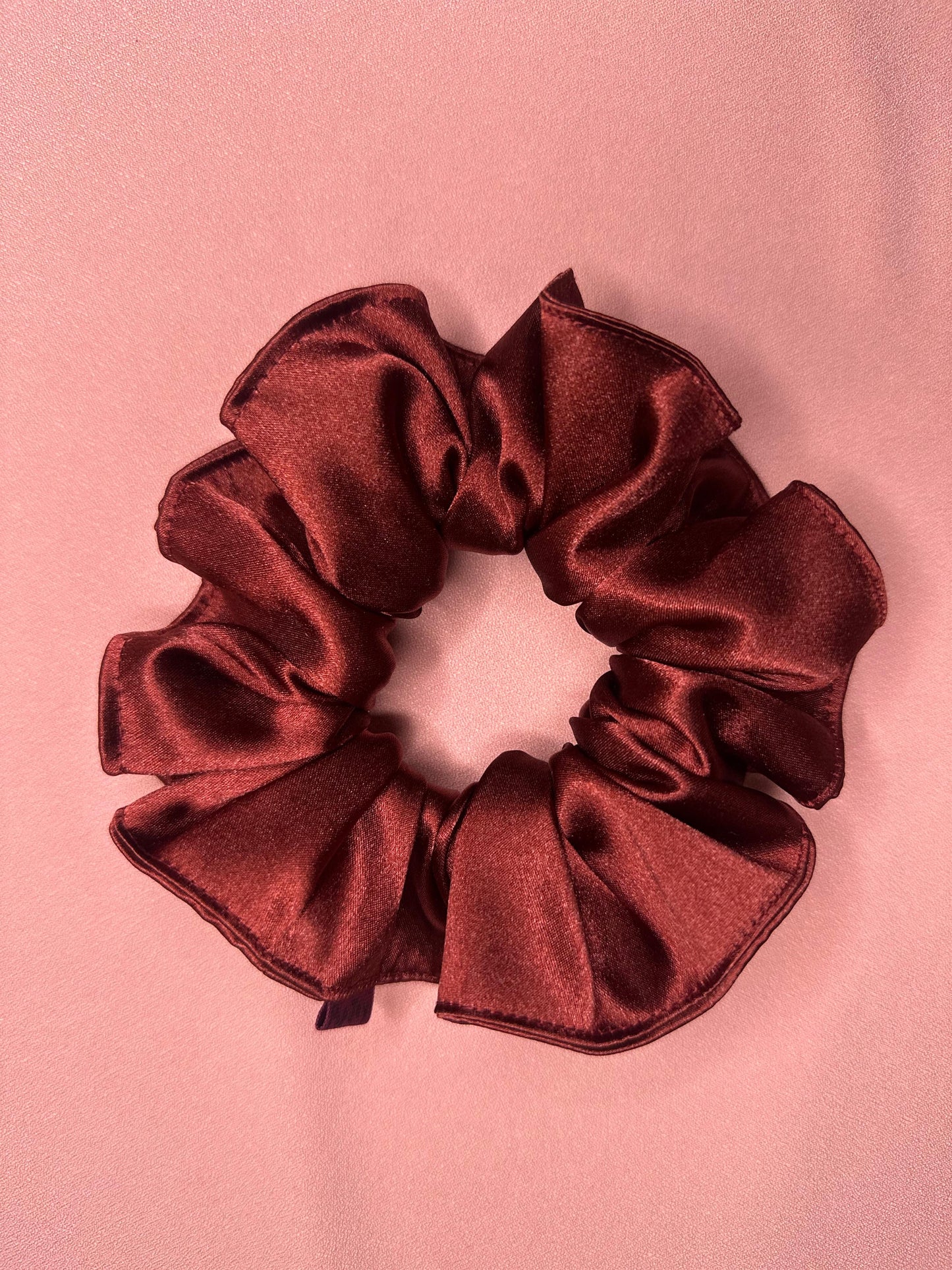 Lady - Satin Scrunchy