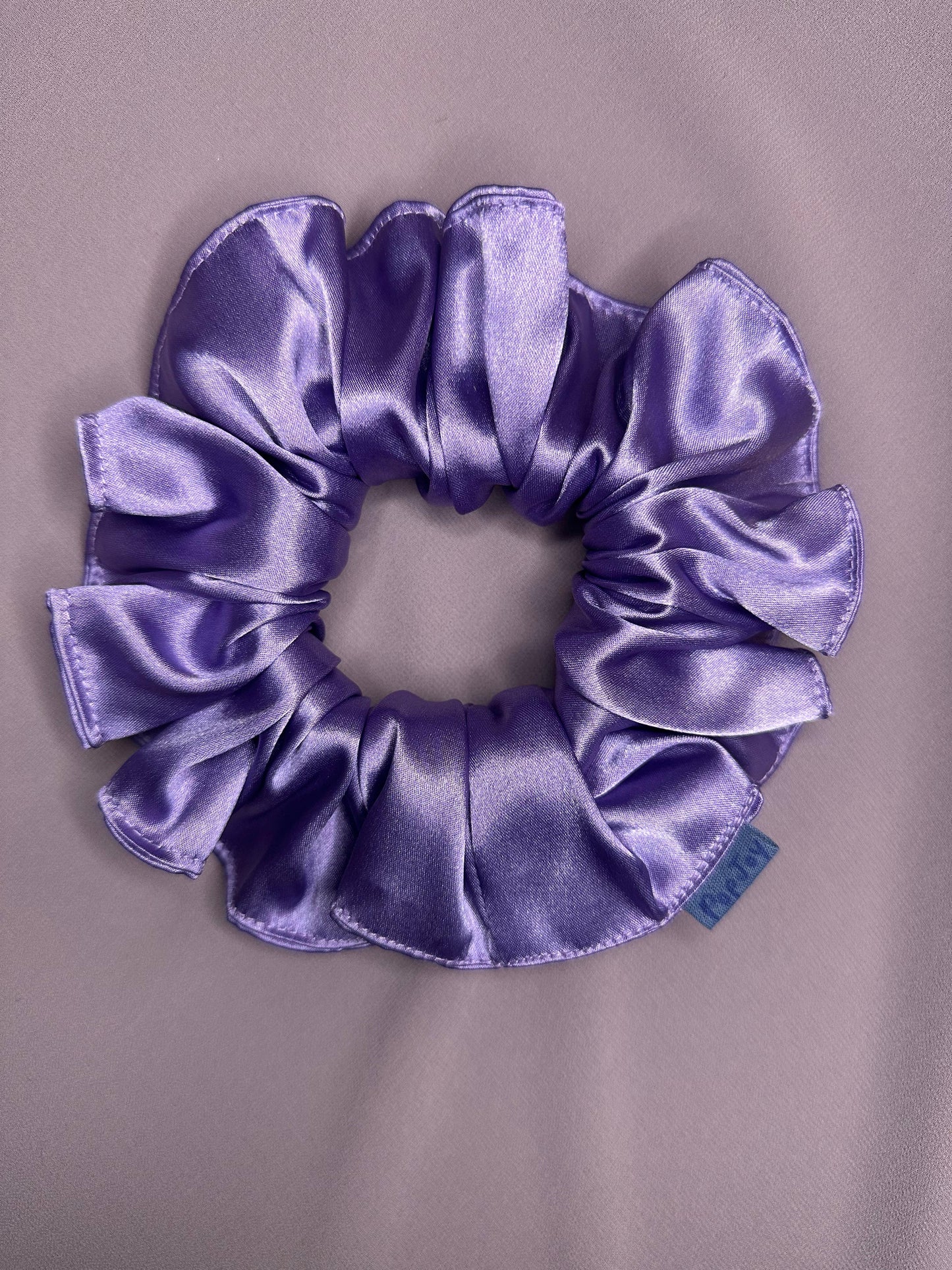 Lady - Satin Scrunchy