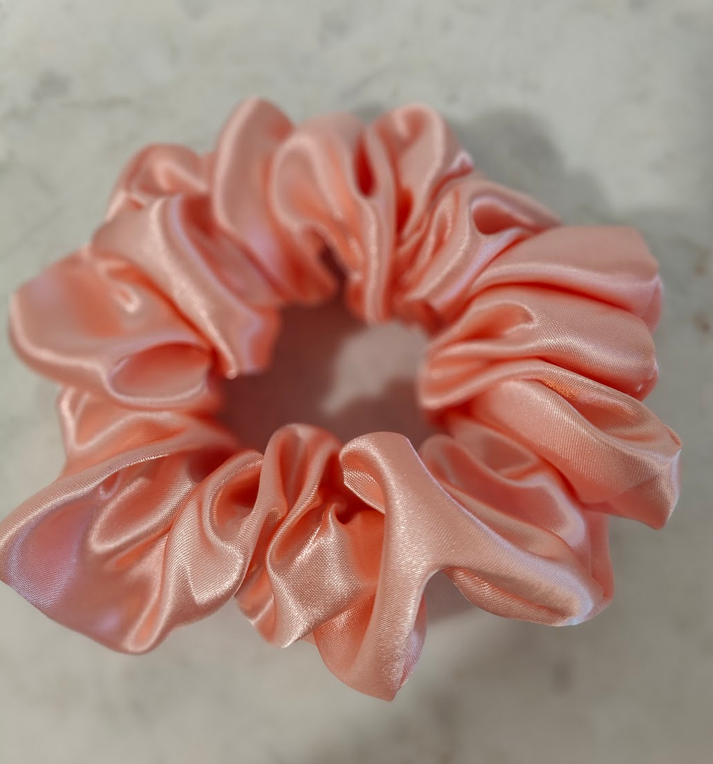 Lady - Satin Scrunchy